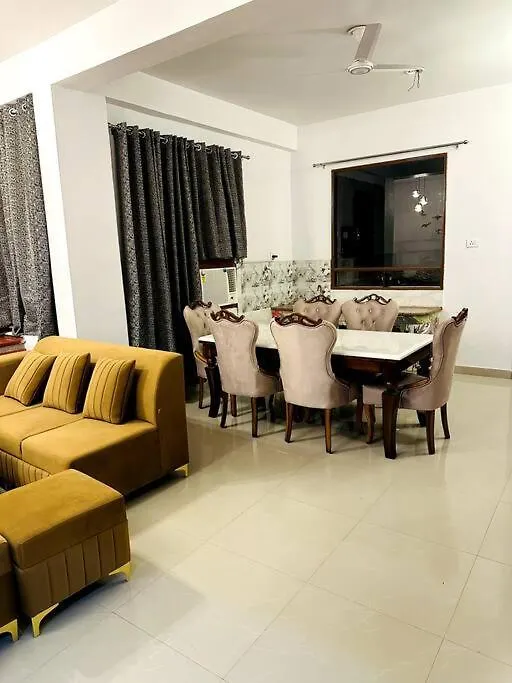 شقة Ajnara 2 فاراناسي