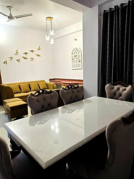 شقة Ajnara 2 فاراناسي