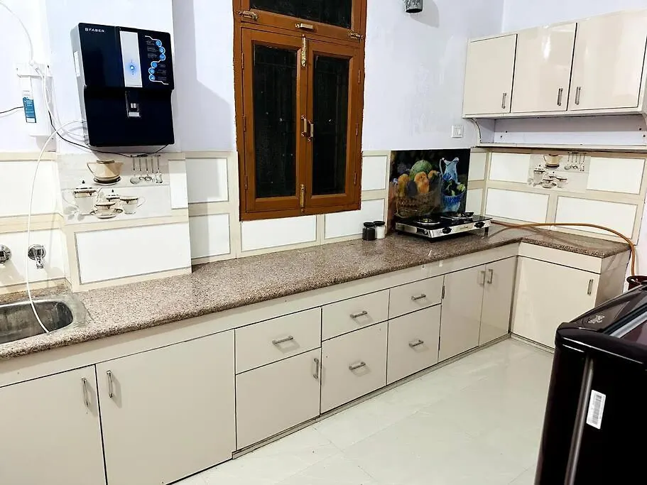 Ajnara 2 Apartman Váránaszi