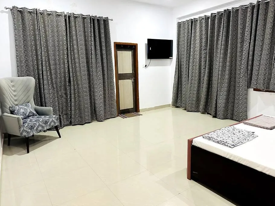 Ajnara 2 Apartman Váránaszi